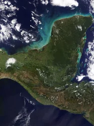 Península de Yucatan, no sudeste do México, separando o Golfo do México do Mar do Caribe fotografado por satélite. Crédito NASA Oceanografia da geologia da terra da ciência